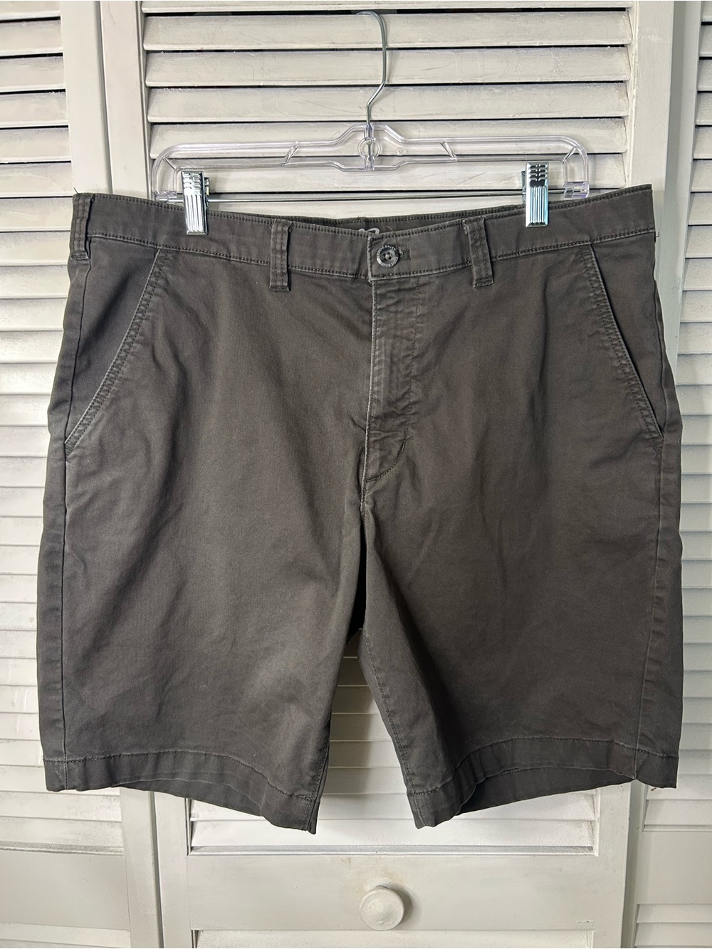 Eddie Bauer Men's Legend Wash Casual Shorts Size 38”
